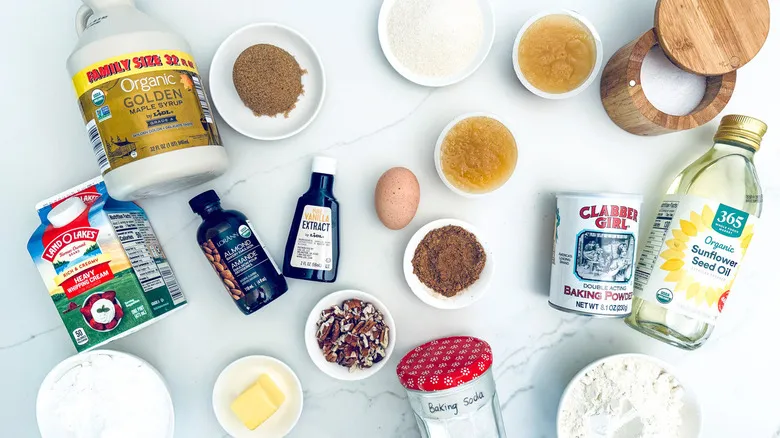 Pastel Húmedo de Manzana y Especias con Glaseado de Maple: Receta Clásica y Fácil