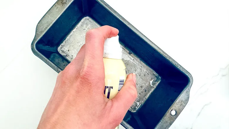 Pastel Húmedo de Manzana y Especias con Glaseado de Maple: Receta Clásica y Fácil