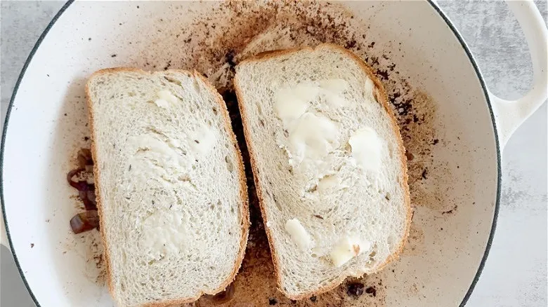 Patty Melt Suizo Clásico: La Receta Definitiva para un Sándwich Reconfortante