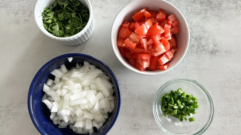 Pico de Gallo Casero: La Receta Definitiva de Salsa Fresca y Versátil