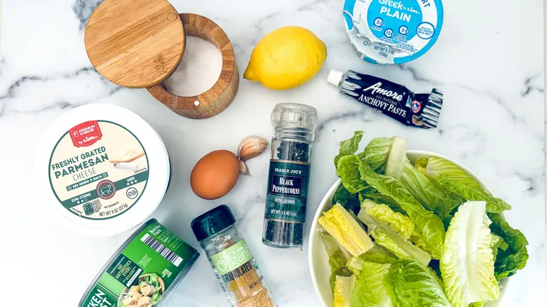 Pizza de Ensalada César con Masa de Pollo: Receta Sin Gluten Innovadora y Deliciosa