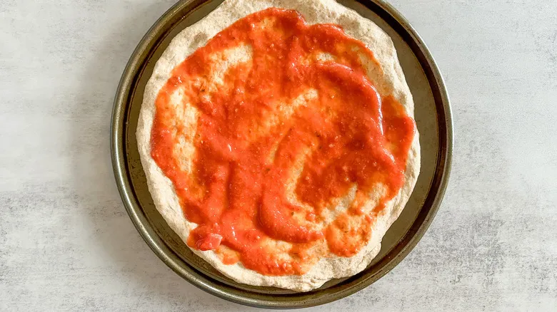 Pizza Integral de Vegetales Frescos: Receta Saludable y Versátil para Disfrutar