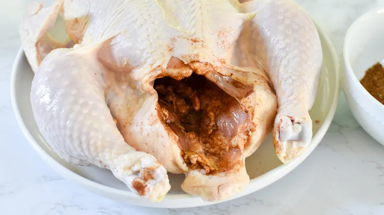 Pollo Asado a la Cerveza en Lata: La Receta Definitiva para un Pollo Jugoso y Lleno de Sabor