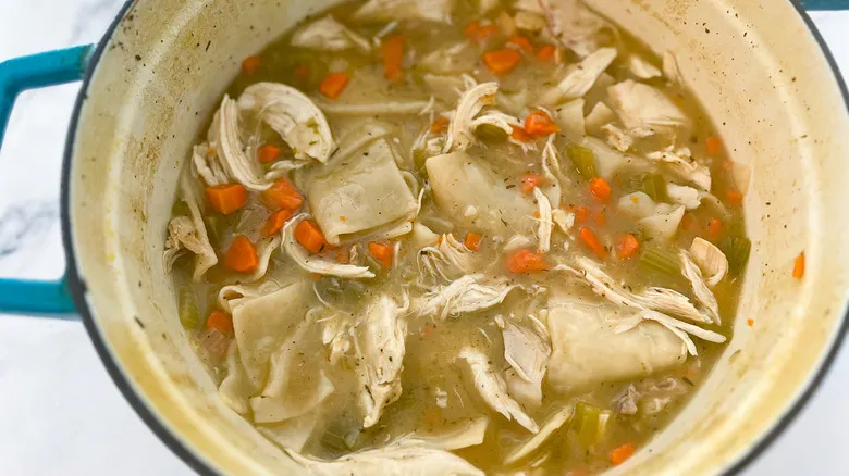 Pollo y Dumplings Caseros: La Receta Definitiva para el Confort Familiar