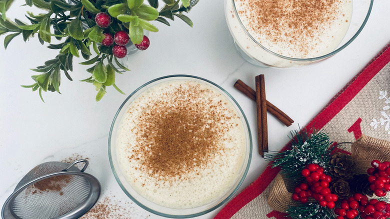 Ponche de Huevo Casero con Toque Caribeño: La Receta de Coquito que Deleitará tus Fiestas