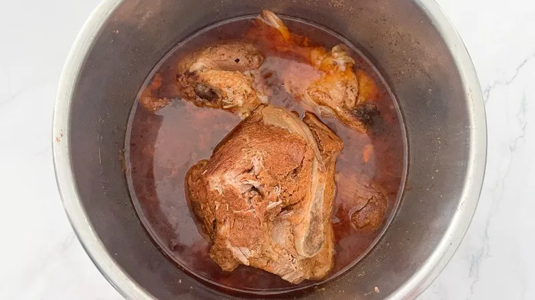 Puerco Deshebrado BBQ en Instant Pot: Receta Esencial para una Cocción Rápida y Deliciosa
