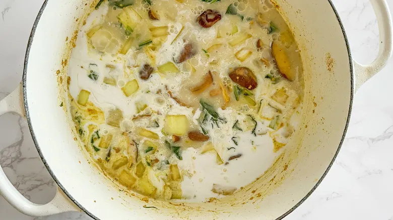 Ramen de Curry de Coco Vegano: Una Receta Saludable y Llena de Sabor Duradero