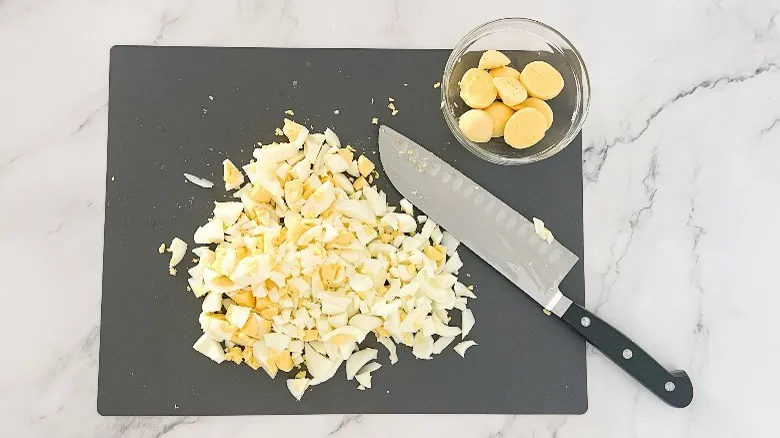 Receta Clásica de Ensalada de Huevo: Fácil, Cremosa y Perfecta para tu Sándwich