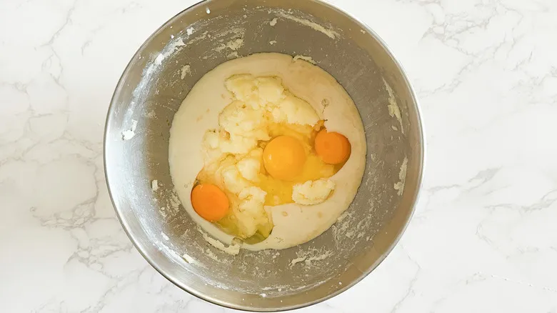 Receta Clásica de Pastel de Vainilla con Suero de Leche: El Infaltable en tu Repostero