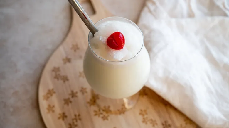 Receta Clásica de Piña Colada Congelada: El Secreto de un Cóctel Tropical Perfecto
