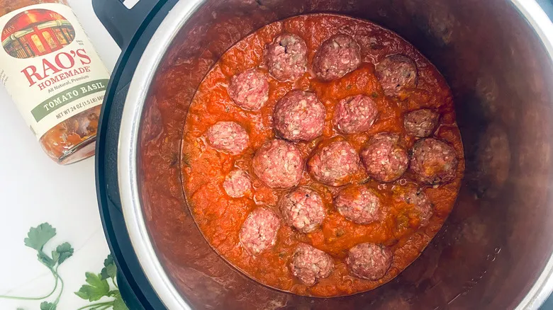 Receta de Albóndigas Marinara en Olla de Cocción Lenta: Sabor y Versatilidad Inigualables