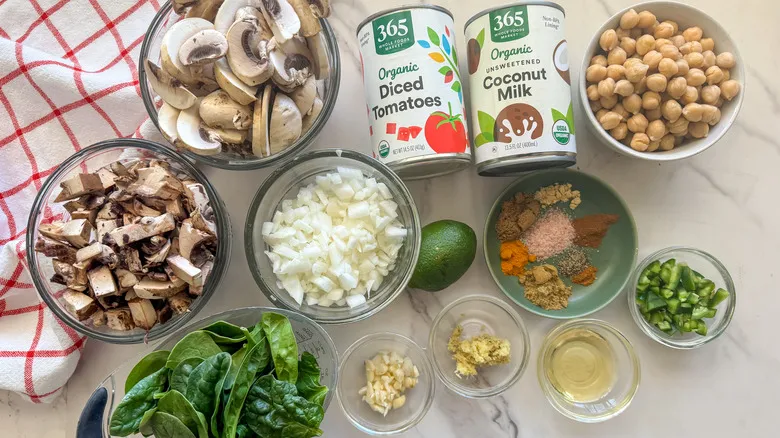 Receta de Curry de Champiñones y Coco: Un Plato Vegano Confortante y Saludable