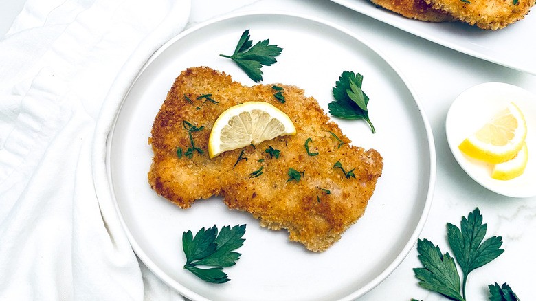 Receta de Escalopas de Cerdo Estilo Schnitzel: Un Clásico Crujiente y Fácil