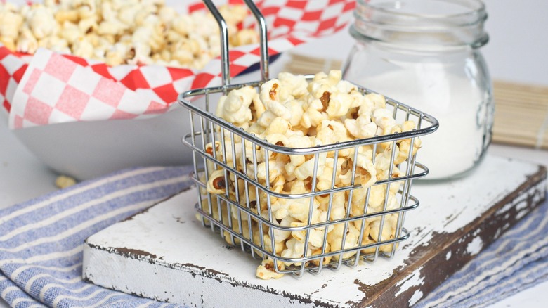 Receta de Kettle Corn Casero: Dulce y Crujiente Maíz Pira Perfecto para Cualquier Ocasión