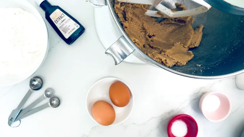 El Secreto del Pastel de Galleta Gigante Perfecto: Receta Clásica con Chispas y Oreo