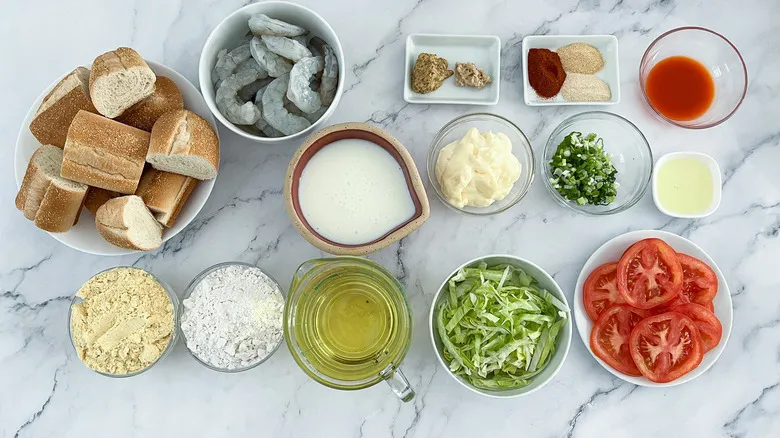 Receta de Po'boys de Camarones Fritos Estilo Slider: Un Bocado Clásico de Nueva Orleans