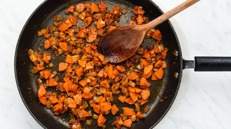 Receta de Pollo y Arroz en Una Olla: Comida Completa y Sencilla para la Semana