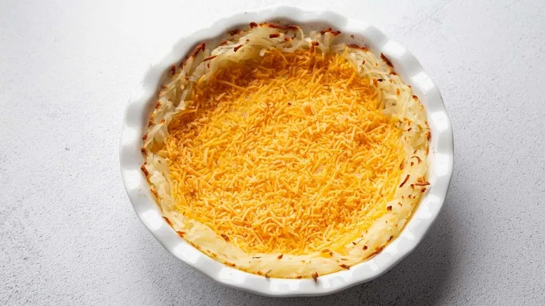 Receta de Quiche de Desayuno con Costra de Hash Browns: El Plato Crujiente para Cualquier Ocasión