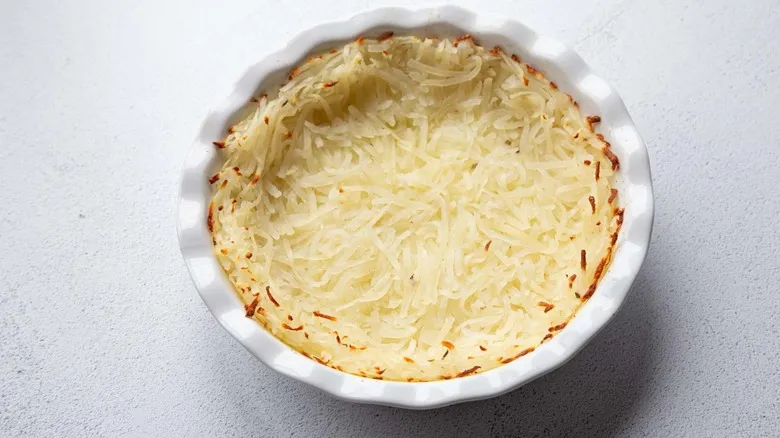 Receta de Quiche de Desayuno con Costra de Hash Browns: El Plato Crujiente para Cualquier Ocasión