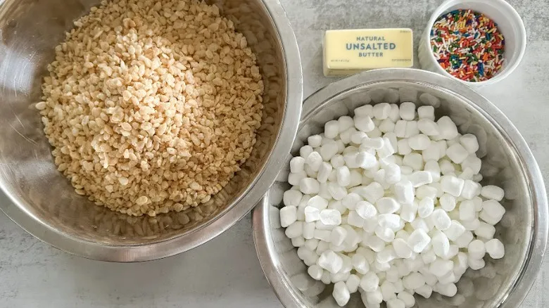 Receta Clásica de Dulces Rice Krispies: Postre Fácil y Festivo para Celebrar
