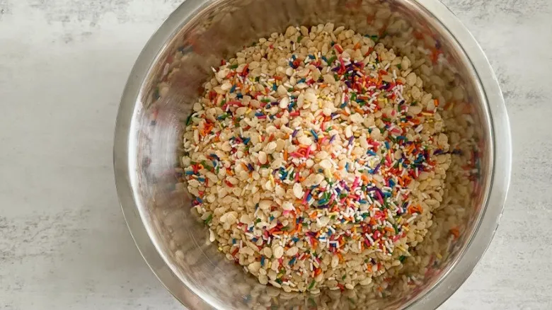 Receta Clásica de Dulces Rice Krispies: Postre Fácil y Festivo para Celebrar
