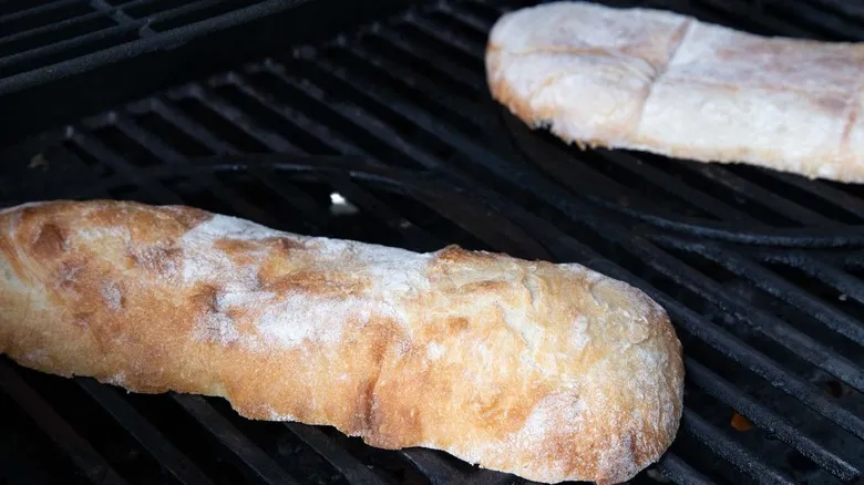 Receta de Sándwich de Pollo a la Parrilla al Estilo César: La Evolución de un Clásico