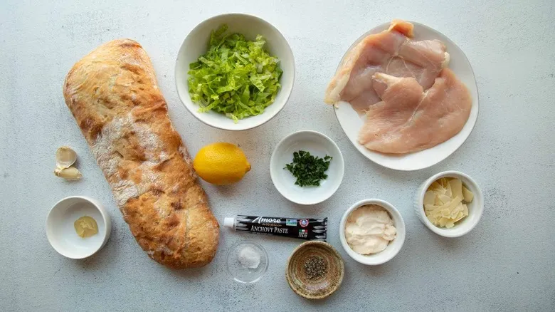 Receta de Sándwich de Pollo a la Parrilla al Estilo César: La Evolución de un Clásico