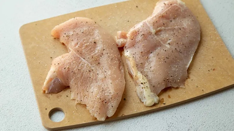 Receta de Sándwich de Pollo a la Parrilla al Estilo César: La Evolución de un Clásico