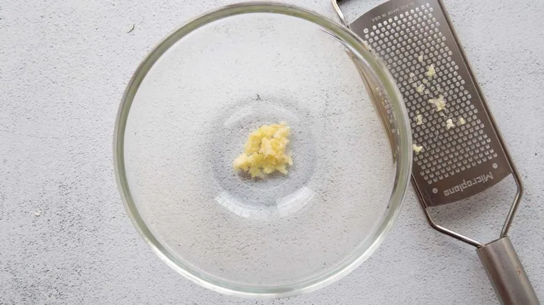 Receta de Sándwich de Pollo a la Parrilla al Estilo César: La Evolución de un Clásico