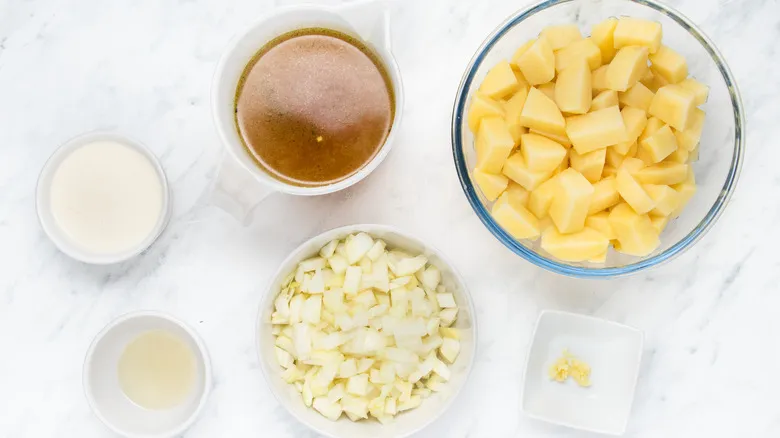 Receta de Sopa de Papas Cremosa: Un Clásico Reconfortante para el Alma