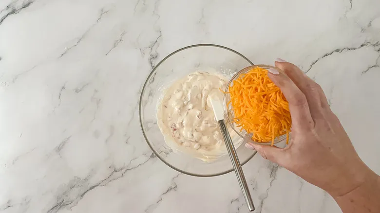 Receta Definitiva: Cómo Preparar el Mejor Dip de Queso Pimiento para Cualquier Ocasión