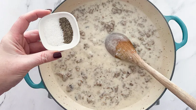 Salsa de Salchicha en Un Sartén: Receta Clásica y Fácil para un Desayuno Reconfortante