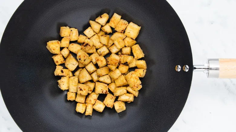 Salteado Vegano de Tofu Crujiente: Receta Fácil y Saludable para Toda la Semana