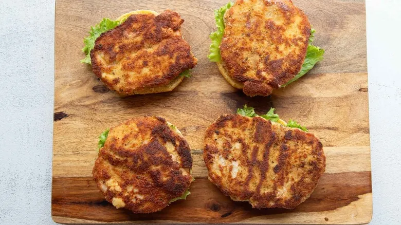 Sándwich de Chuleta de Cerdo Frita Clásico: Receta Fácil y Jugosa para Deleitarte
