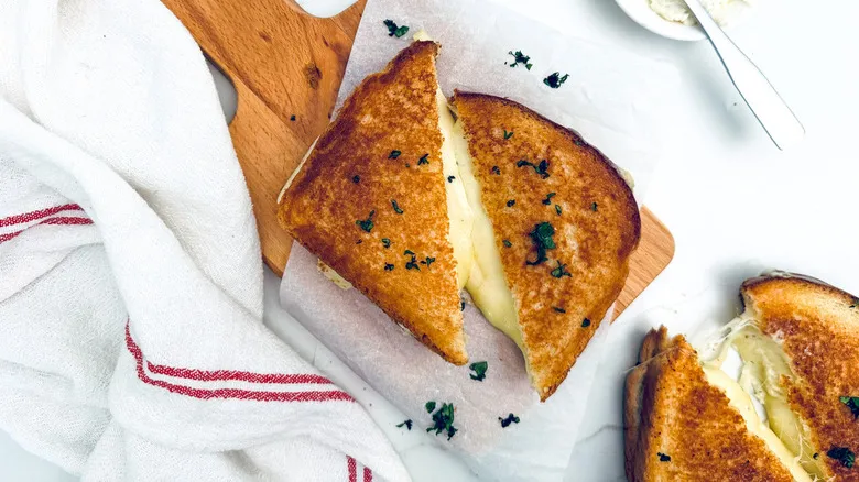Sándwich de Queso a la Parrilla con Fontina: La Receta Definitiva Inspirada en Panera