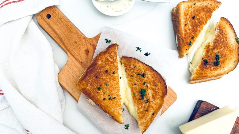 Sándwich de Queso a la Parrilla con Fontina: La Receta Definitiva Inspirada en Panera
