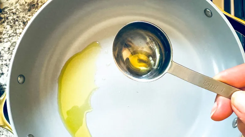 Skillet de Repollo y Salchicha: Receta Fácil y Rápida para Comidas Caseras