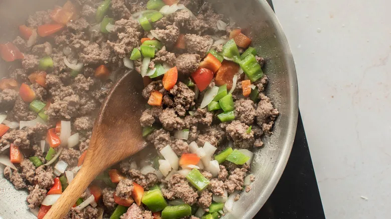 Sloppy Joes Caseros: La Receta Rápida y Deliciosa para Cenas Familiares Inolvidables