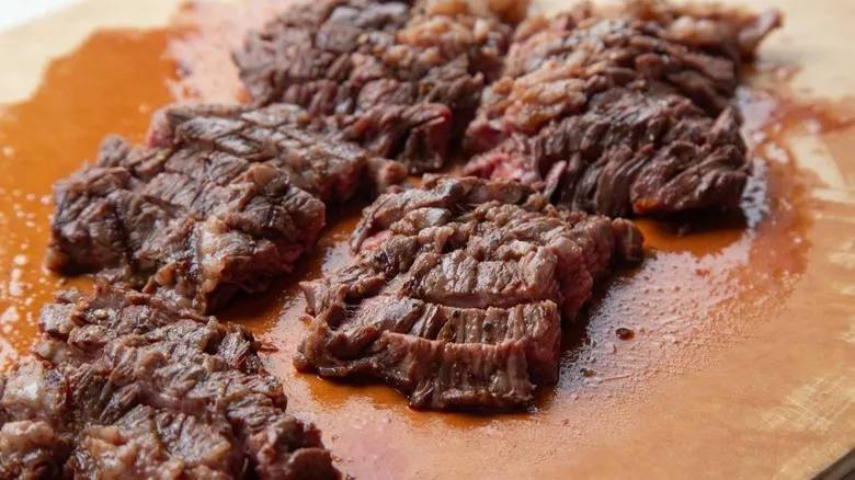 Steak Alfredo Clásico y Cremoso: La Receta Definitiva sin Crema Añadida