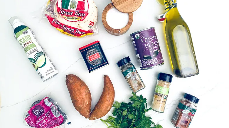 Taquitos Vegetarianos de Camote y Betabel: Receta Saludable Horneada y Crujiente