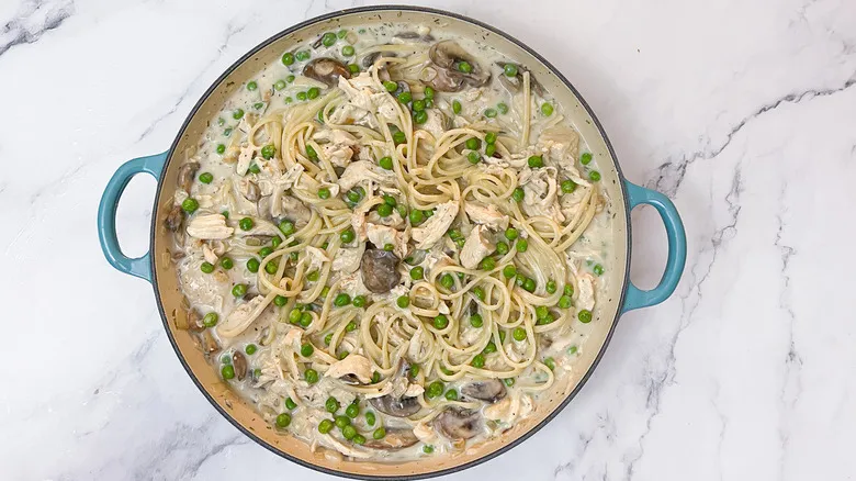 Tetrazzini de Pollo Clásico: La Receta Definitiva para un Platillo Reconfortante